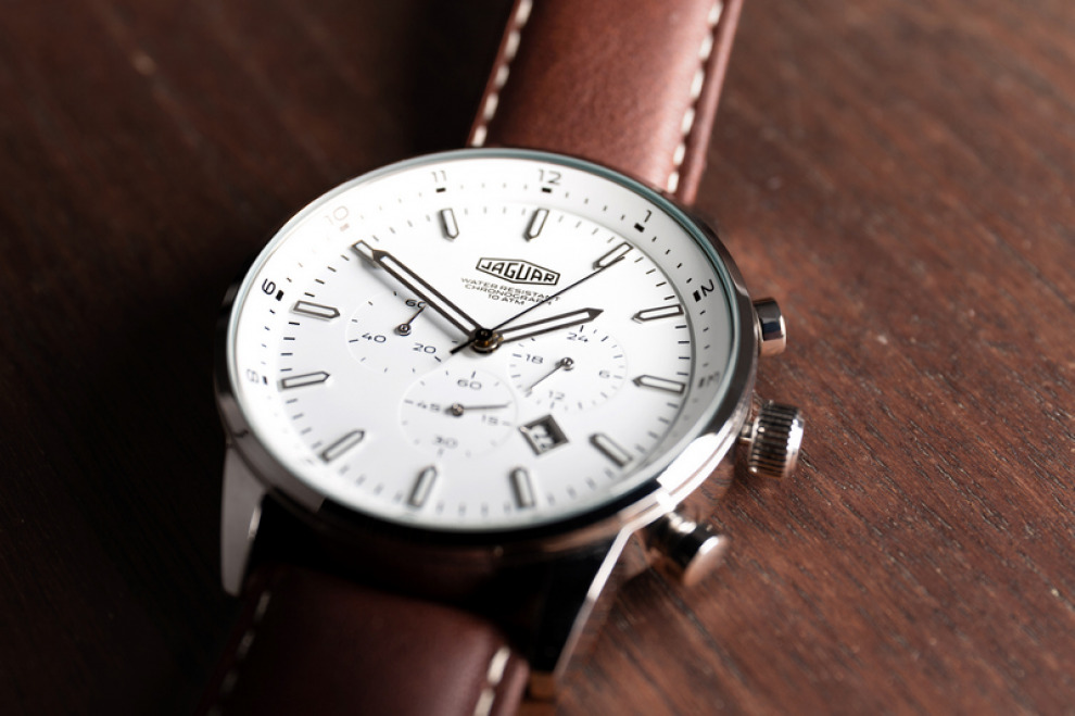 Стрелка в колесе. Автомобильные часы