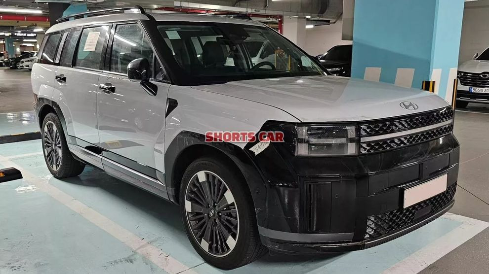 Вживую новый Santa Fe выглядит немного иначе