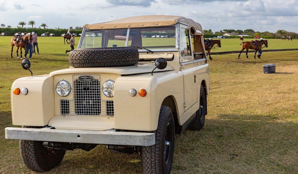 Land Rover 1971 года получил 150-сильный электродвигатель и 240 км пробега 
