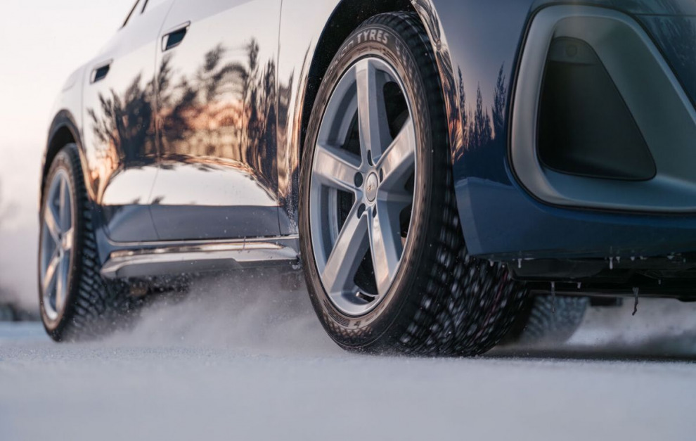 Новая эра зимнего вождения. Nokian Tyres представила шины с выдвигающимися шипами