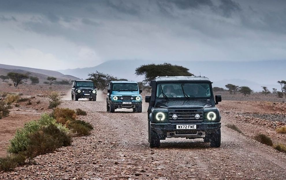 Покупатели первых Ineos Grenadier получили их весьма необычным способом