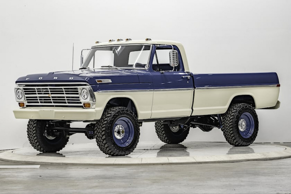 Невозможно оторвать глаз. Ford F-250 1970-года выпуска с Coyote V8