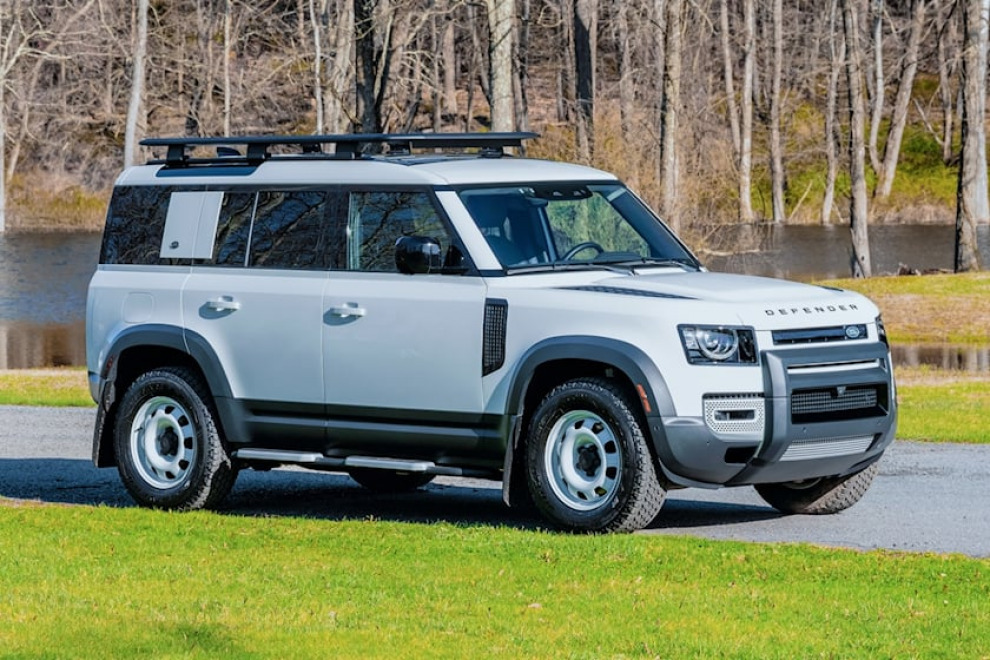 Land Rover Defender отмечает юбилей моделью Special Edition