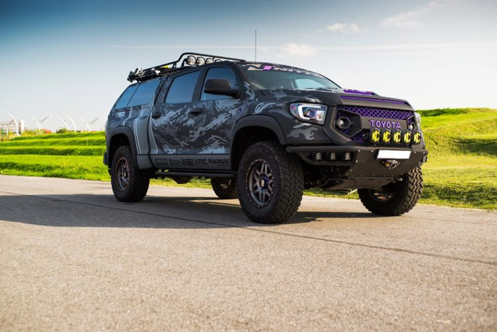 Сиреневый монстр. Toyota Tundra Truck Garage