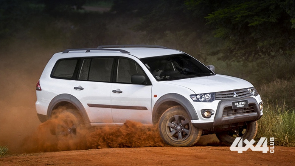 В Бразилии Mitsubishi Pajero обзавёлся пластиковым обвесом