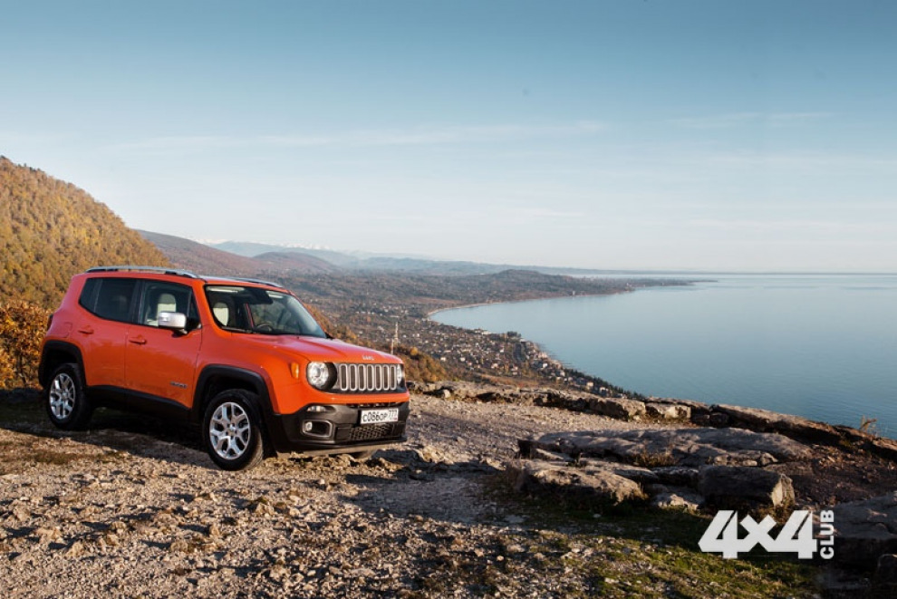 Jeep Renegade на тяжелых горных дорогах Абхазии