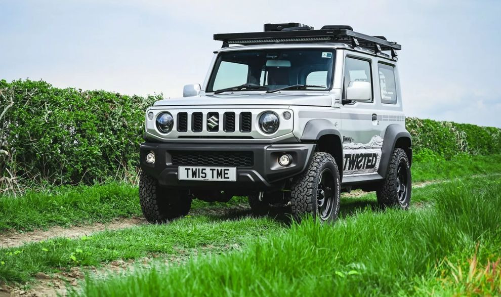Twisted собрал свой первый Suzuki Jimny, с модным кожаным салоном и турбонаддувом