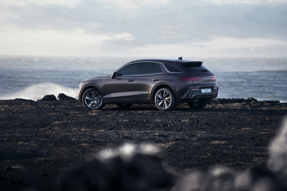 Кроссовер Genesis GV70 получил официальный ценник в России