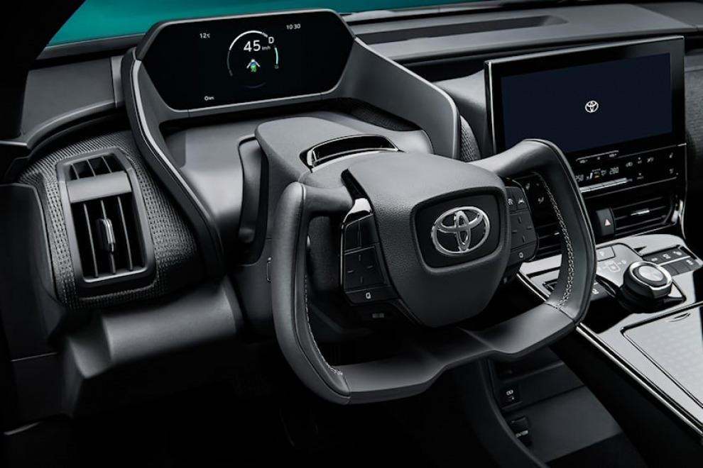 Изобрести колесо заново, или как управлять автомобилем с помощью проводов