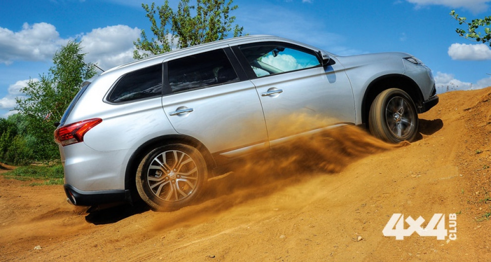 Новый Mitsubishi Outlander с выразительной мордашкой