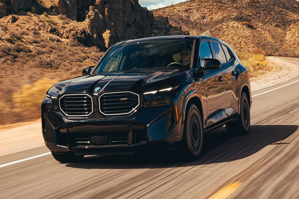 За рулём нового BMW XM. Первые впечатления