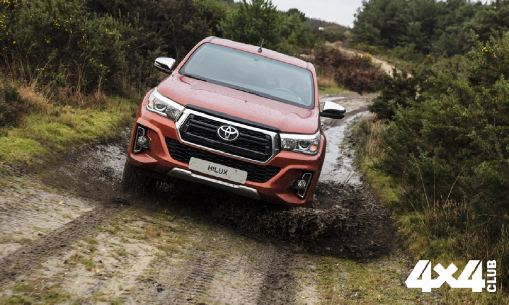 Toyota Hilux в исполнении Exclusive доступна в России