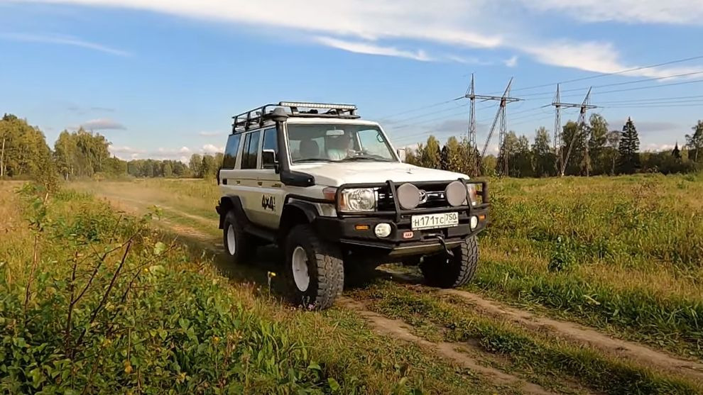 Toyota Land Cruiser 76 превратили в идеальный внедорожник