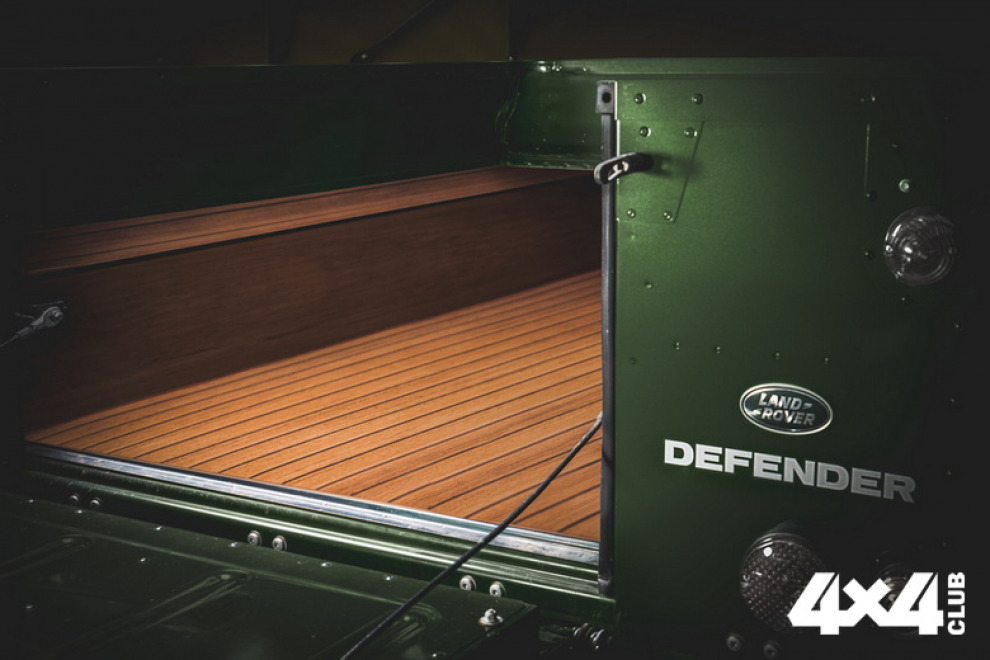 Land Rover Classic выставит уникальный Defender в универмаге Selfridges