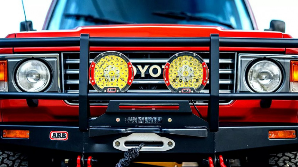 Громкое сердце классики: V8 в легендарном Land Cruiser FJ60