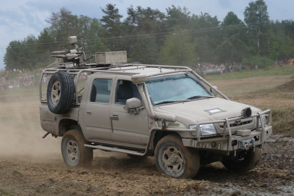 Армия Чехии отказывается от УАЗов и  Land Rover и покупает пикапы