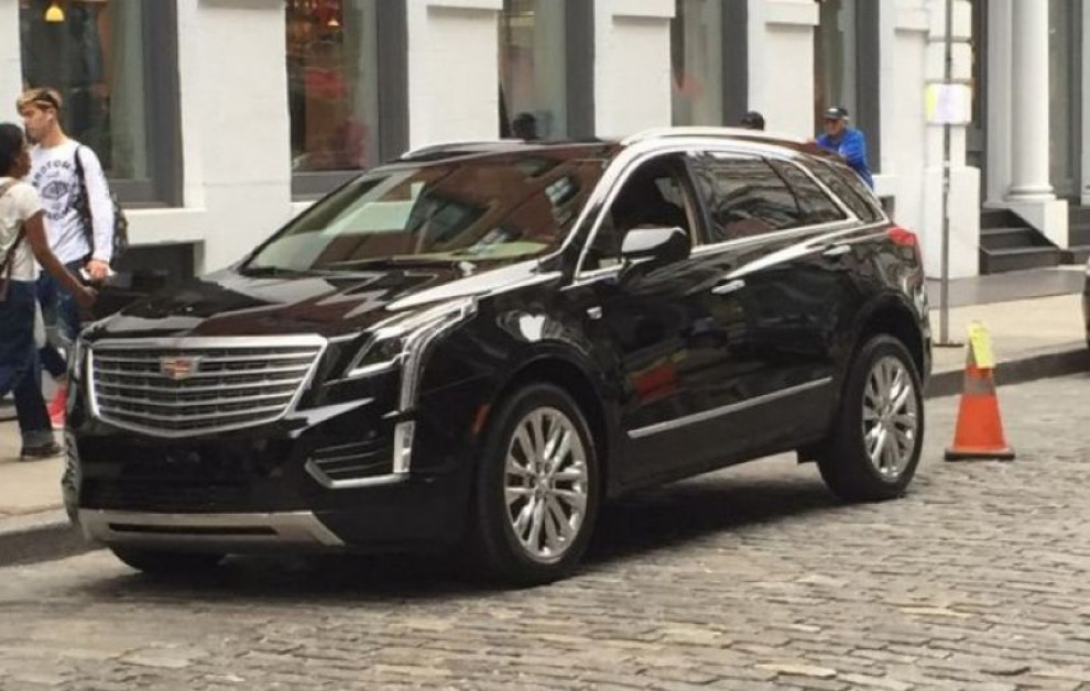 Первые фотографии преемника Cadillac SRX