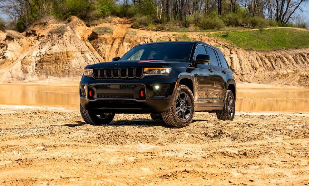 Четыре цилиндра против шести: почему Jeep не торопится хоронить V6 Pentastar