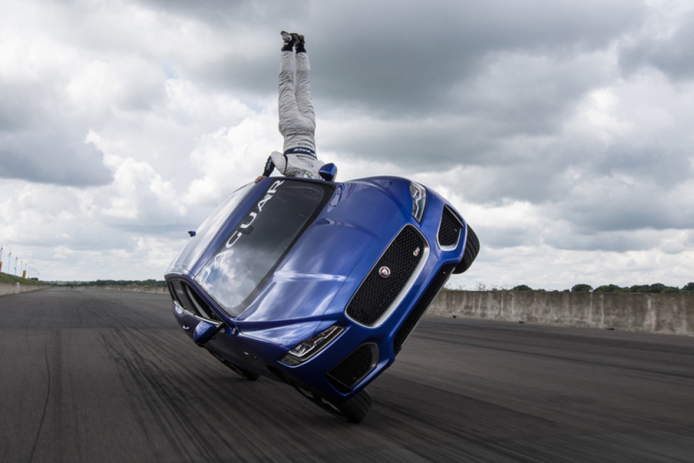 "Мёртвая Петля" на Jaguar F-PACE