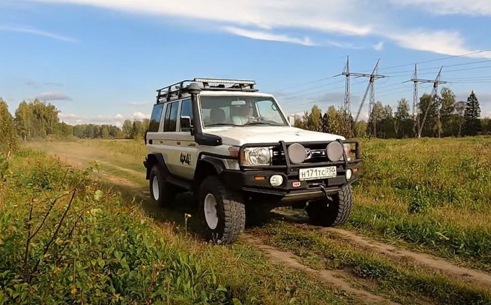 Toyota Land Cruiser 76 превратилась в идеальный внедорожник