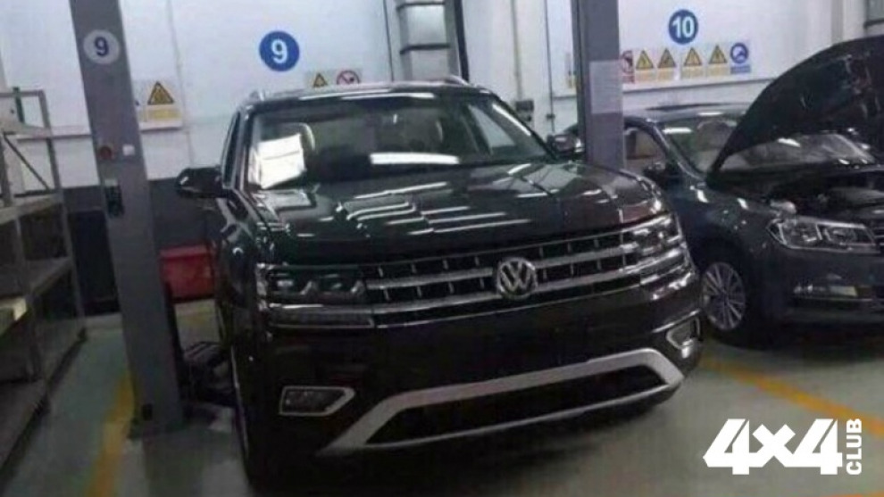 Семиместный кроссовер Volkswagen сфотографировали без камуфляжа