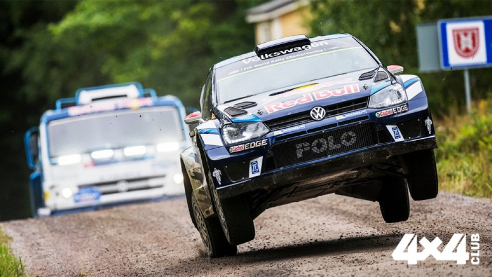 Раллийный VW Polo сразился с дакаровским «КАМАЗом»