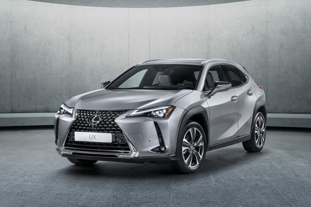 Lexus UX. Премиальная миниатюра