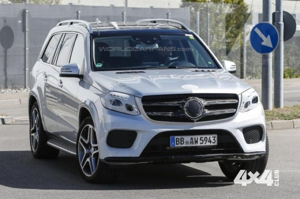 Mercedes GLS уже почти без маскировки
