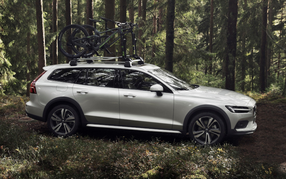Объявлены цены на вседорожный универсал Volvo V60 Cross Country