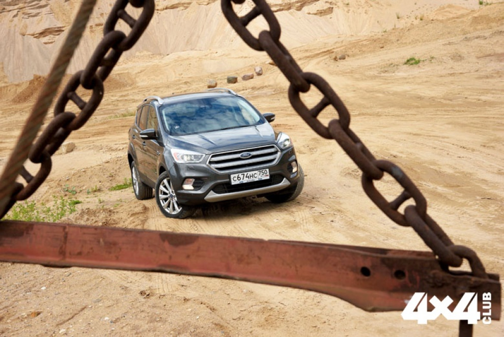 Кроссовер Ford Kuga пытается повзрослеть, но процесс этот идёт крайне тяжело