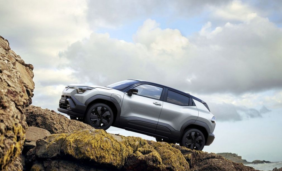 Suzuki e-Vitara: первый электрический кроссовер бренда