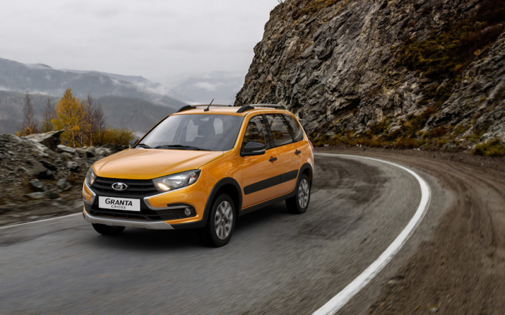 АВТОВАЗ начал отправлять дилерам вседорожную Lada Granta Cross