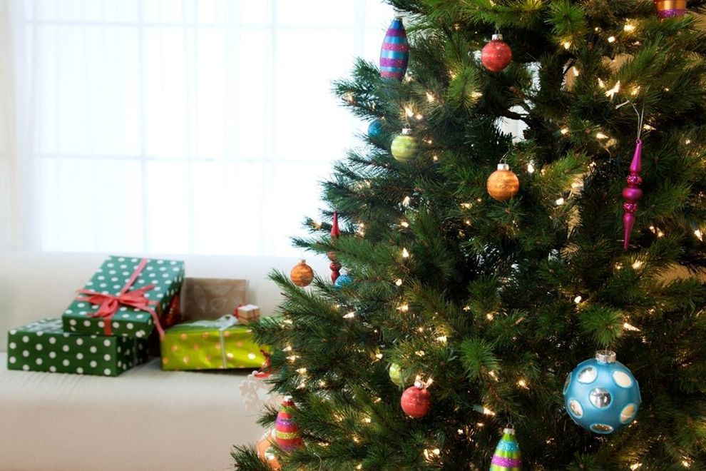 Как правильно ухаживать за искусственной ёлкой: полное руководство по уходу и хранению