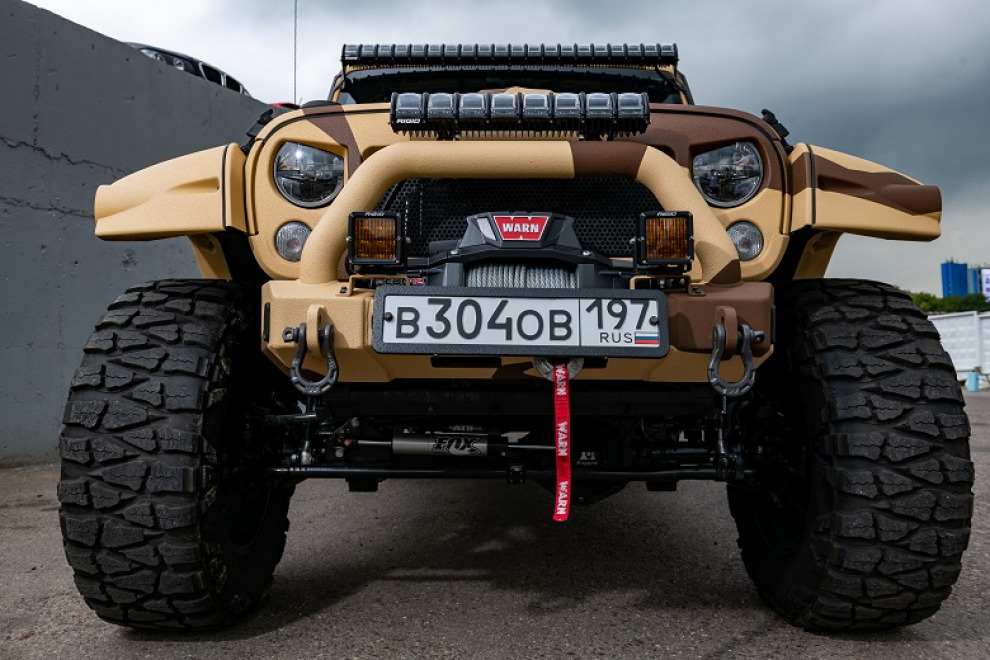 На топовых брендах. Как превратить Jeep Wrangler в игрушку
