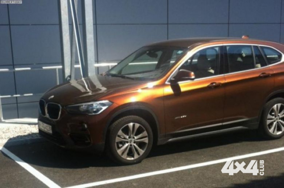 Первые реальные фотографии BMW X1 без камуфляжа