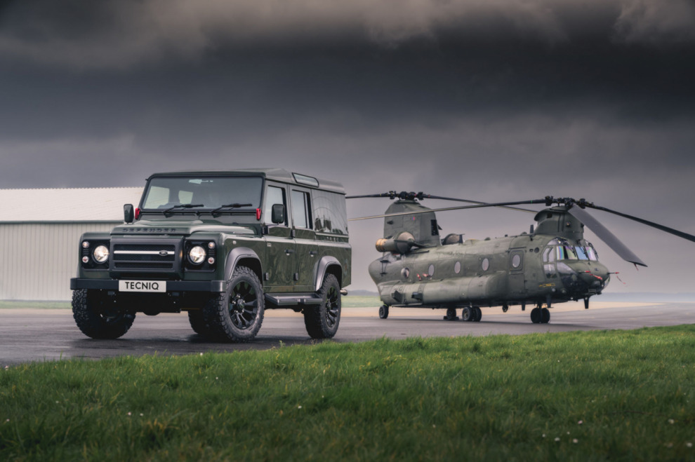 Спецверсию Land Rover Defender Q40, посвятили знаменитому вертолёту