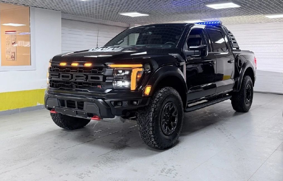 Зверь за 20 миллионов. Чем хорош Ford F-150 Raptor R из Новосибирска
