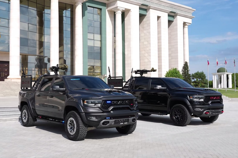 Чеченская полиция и спецназ пересаживаются на пикапы