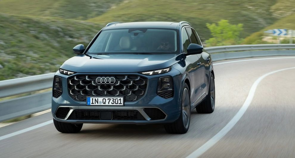 Новый AUDI Q7 научили парковаться без помощи водителя