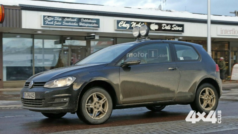 Volkswagen приступил к тестам кроссовера Polo