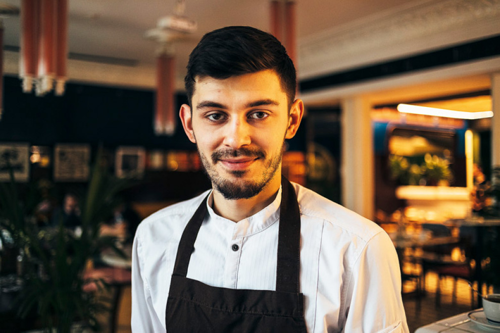 Ресторанное блюдо в дорогу. Сэндвич с азиатскими нотками