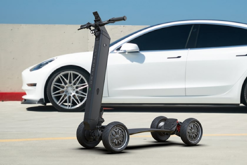 Мы ненавидим электросамокаты, но первый в мире гиперскутер выглядит действительно круто