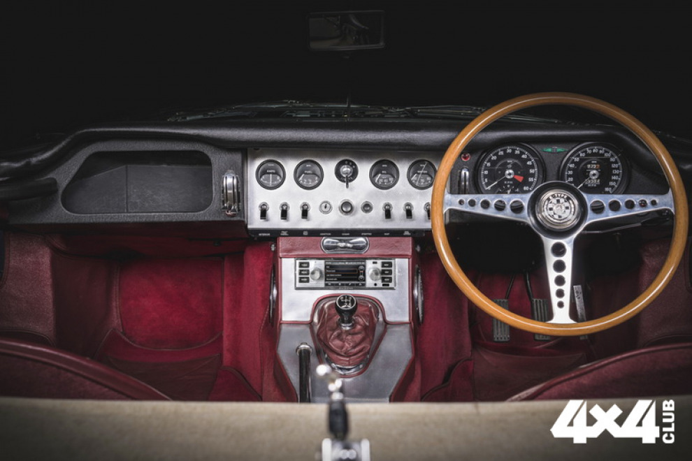 Jaguar Land Rover Classic представляет мультимедийную систему  для классических автомобилей