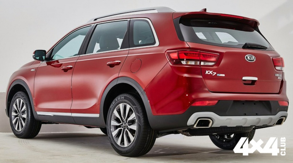 Опубликованы фото салона нового большого кроссовера от Kia