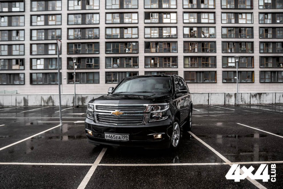 Одной рукой стреляя по енотам… Тест-драйв Chevrolet Tahoe