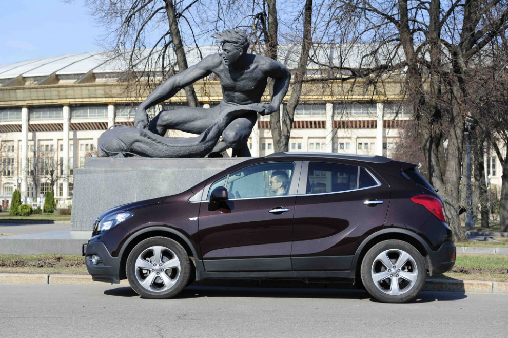 Немного б/у. Покупаем Opel Mokka