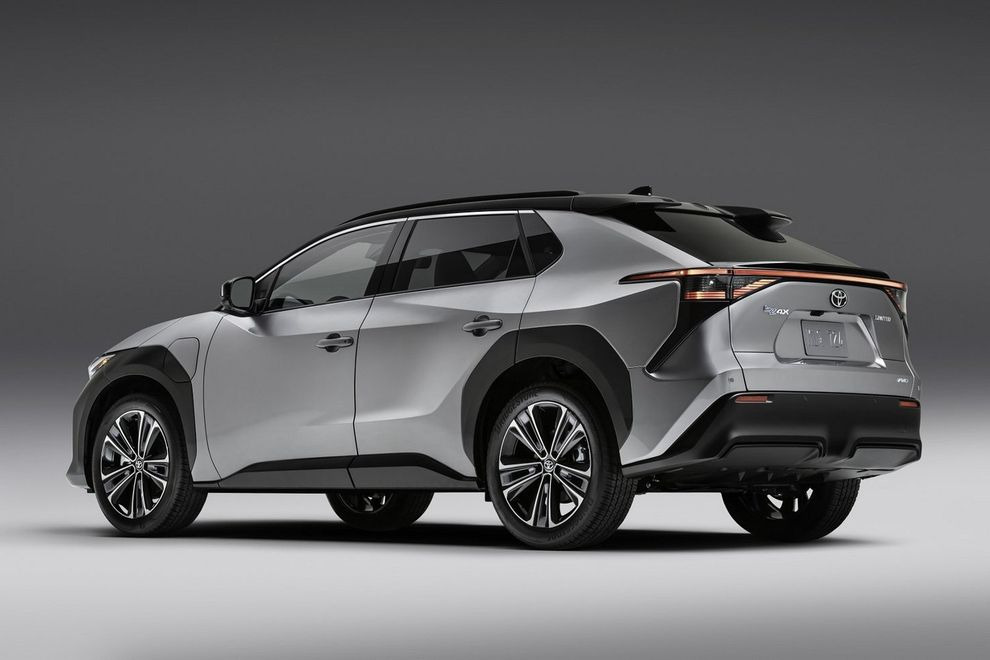 Toyota bZ4X GR Sport будет более внедорожной, чем новый Land Cruiser