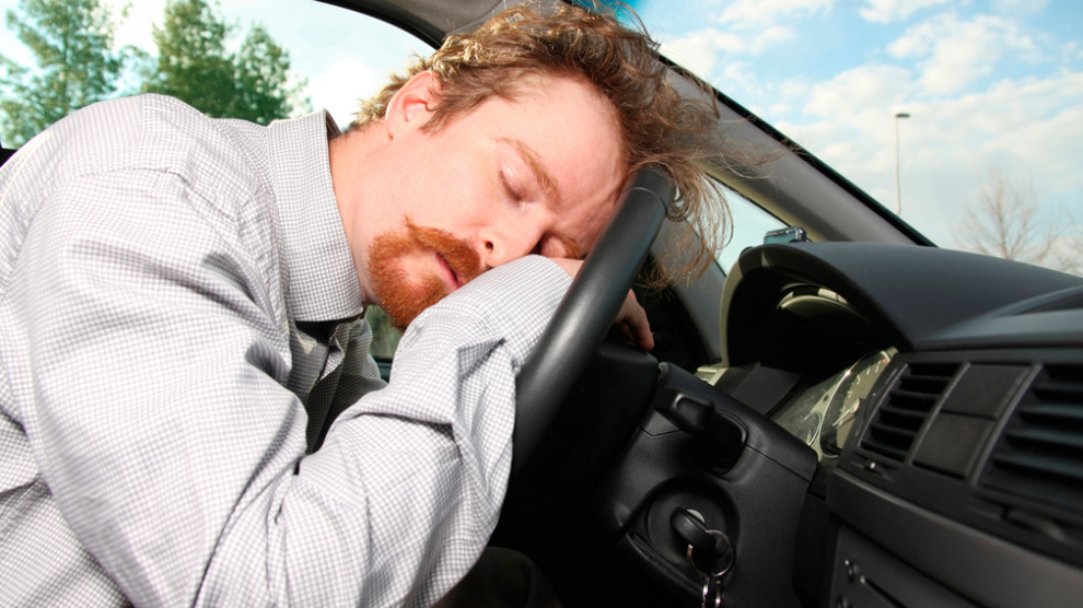 Как не заснуть за рулём при длительной езде?
