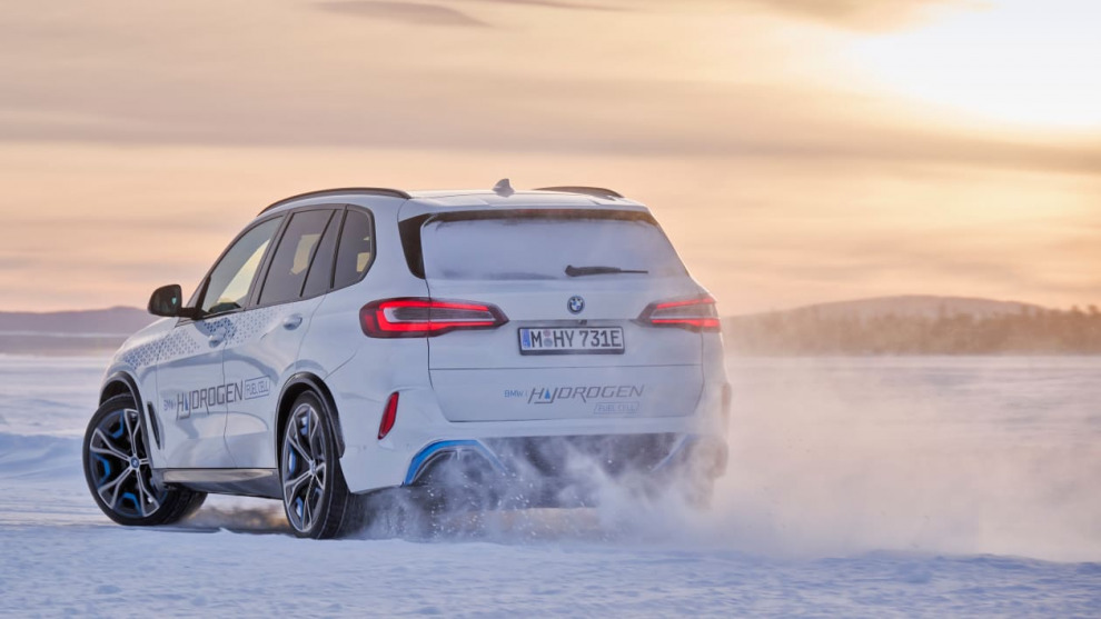 Новый BMW iX5 Hydrogen проходит финальные испытания. Подробности