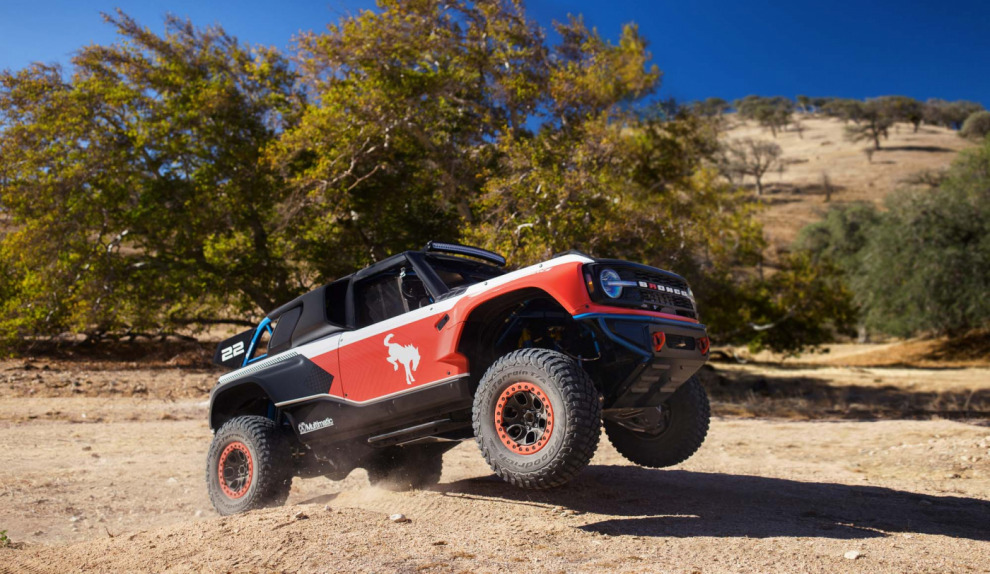 Ford превратил Bronco в спорткар для пустыни